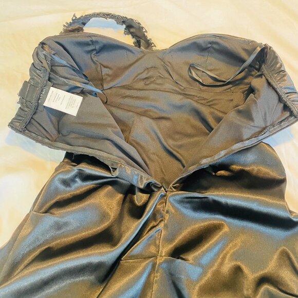 Elegant Black One-Shoulder Satin Dress With Beaded Floral Strap Detail Ruched Bo - Picture 12 of 14